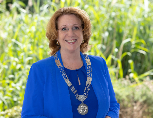 Burgemeester Carla Breuer